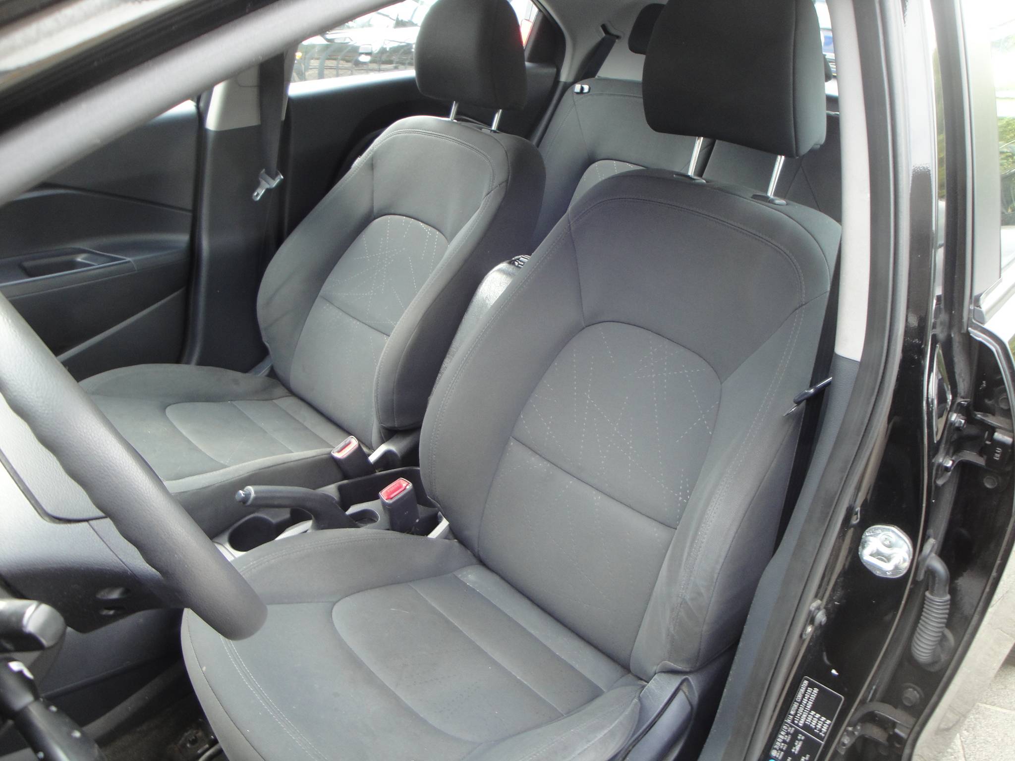 Kia Rio 1.2 5-Drs. met o.a. Audio, Airco en Cr.Control. - Thumbnail 4