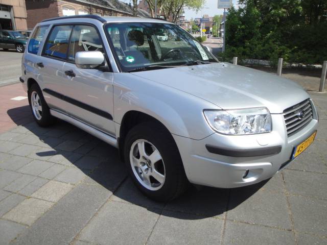 Subaru Forester 2.0 X Comfort AWD met  Audio, Cr. & Cl.control, LM-velgen, PDC en Tr.haak - Thumbnail 2