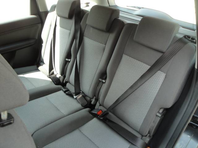 Ford Focus C-Max 1.6i MPV 5-Drs. met o.a. Airco & Trekhaak (met nw. APK-keuring) - Thumbnail 4