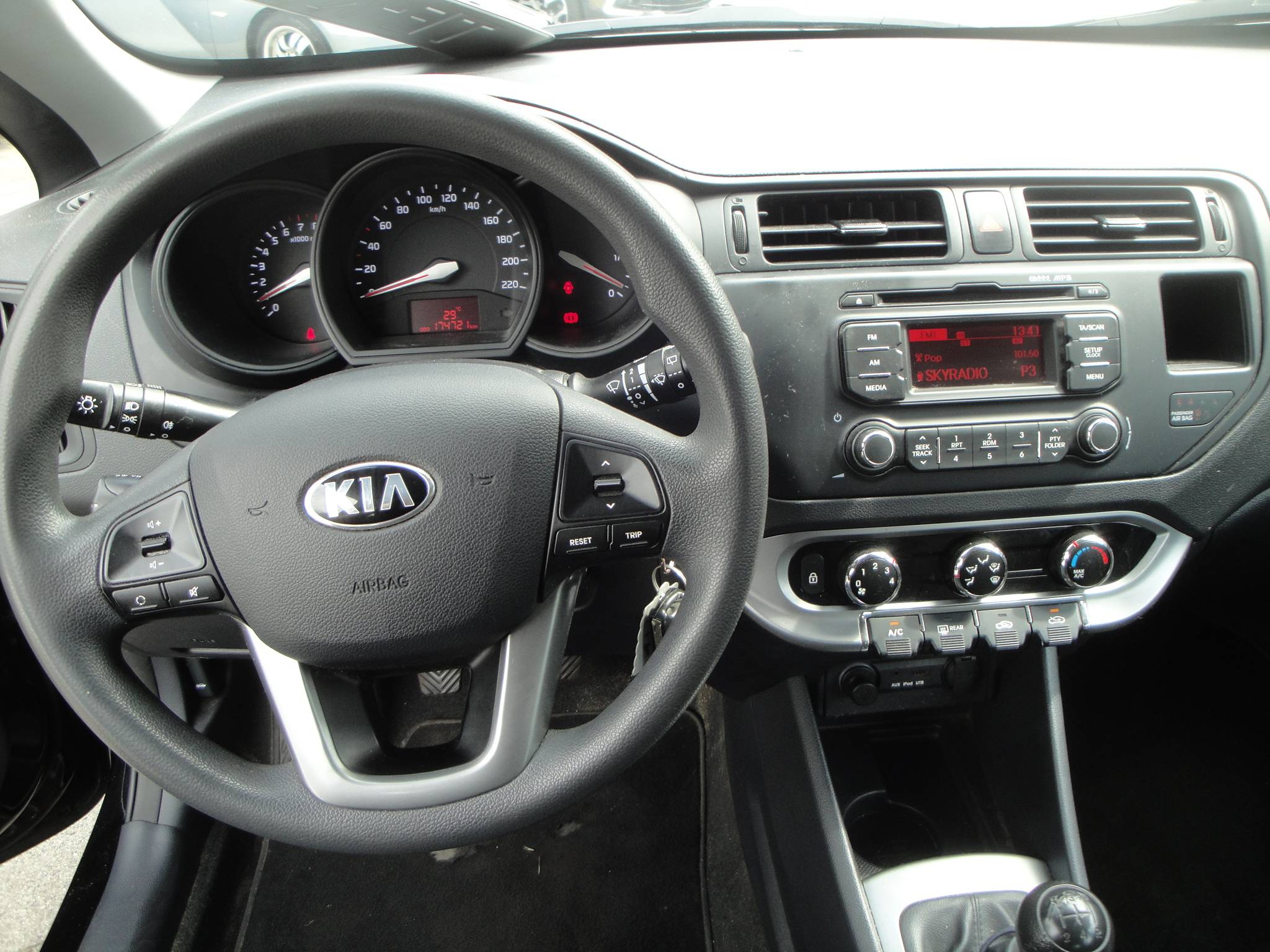 Kia Rio 1.2 5-Drs. met o.a. Audio, Airco en Cr.Control. - Thumbnail 10