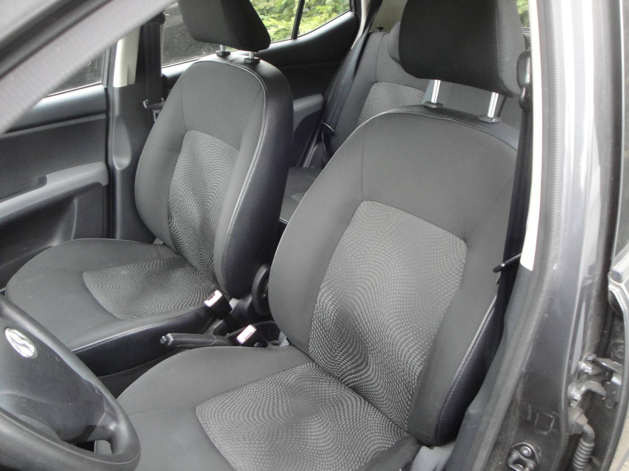 Hyundai i10 1.1 i-Drive 5-Drs. Cool  met o.a. Airco, Audio, LM-velgen, etc. - Thumbnail 3