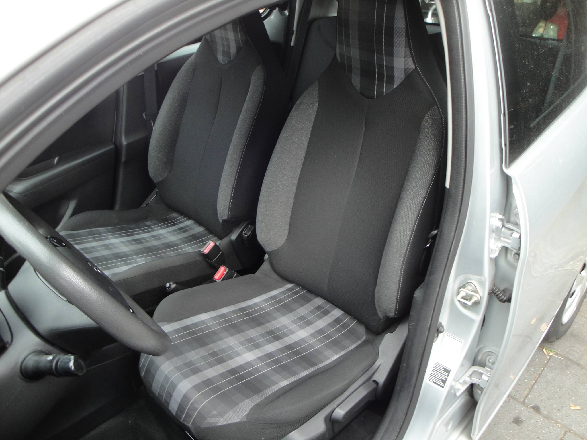 Peugeot 108 1.0 VTi 5-Drs. (10-2019) incl. Audio, Airco, etc. - Thumbnail 6