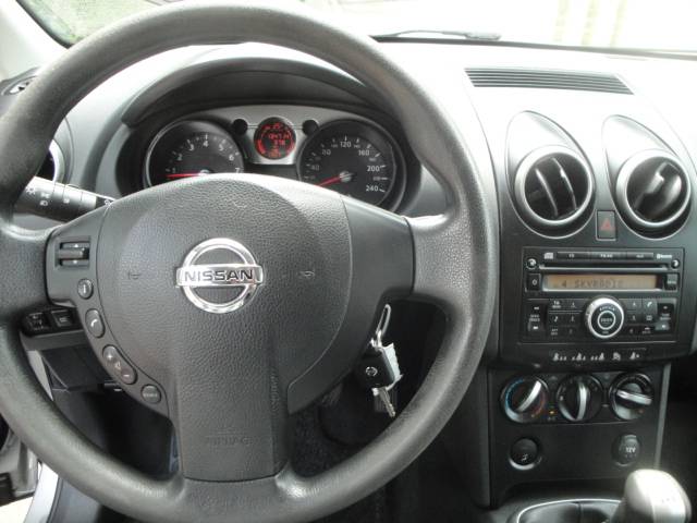 Nissan Qashqai 1.6 met o.a. Airco, A-Parkeersensoren & 17"LM-velgen. - Thumbnail 5