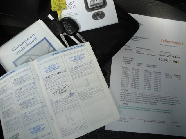 Ford Focus C-Max 1.6i MPV 5-Drs. met o.a. Airco & Trekhaak (met nw. APK-keuring) - Thumbnail 15