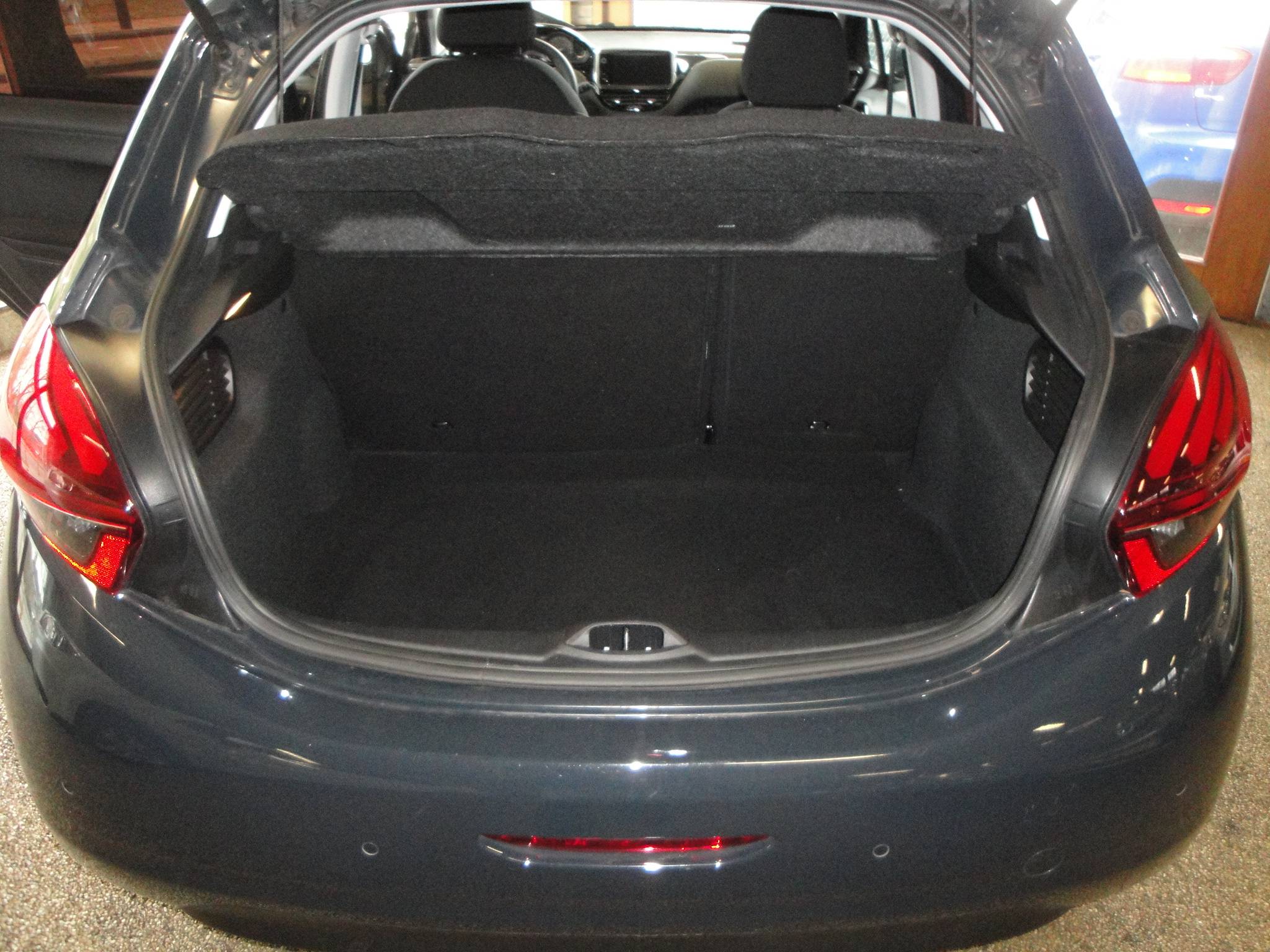 Peugeot 208 1.2 PureTech (1eEig.) Blue Lion 5-Drs. met o.a. Airco, Audio, Cr.Control, Nav. én nw. D.riem!! - Thumbnail 6