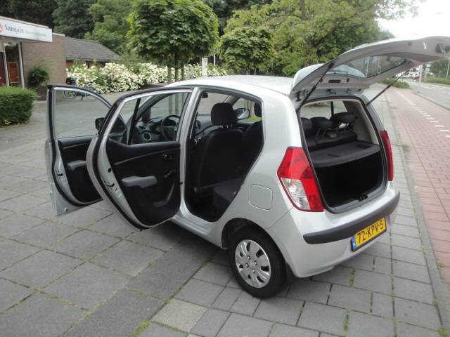 Hyundai i10 1.1i 5-Drs. met o.a. Audio, CPV en El.ramen V. - Thumbnail 9