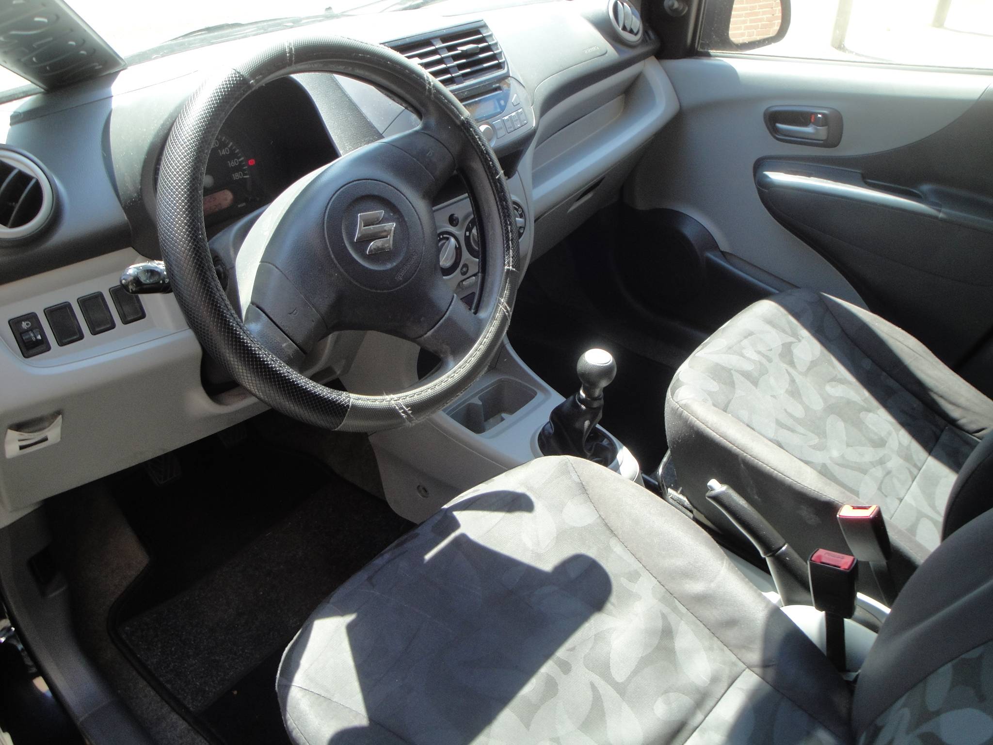 Suzuki Alto 1.0 5-Drs. Cool Comfort (1eEig.)  met o.a. Audio en Airco. - Thumbnail 3