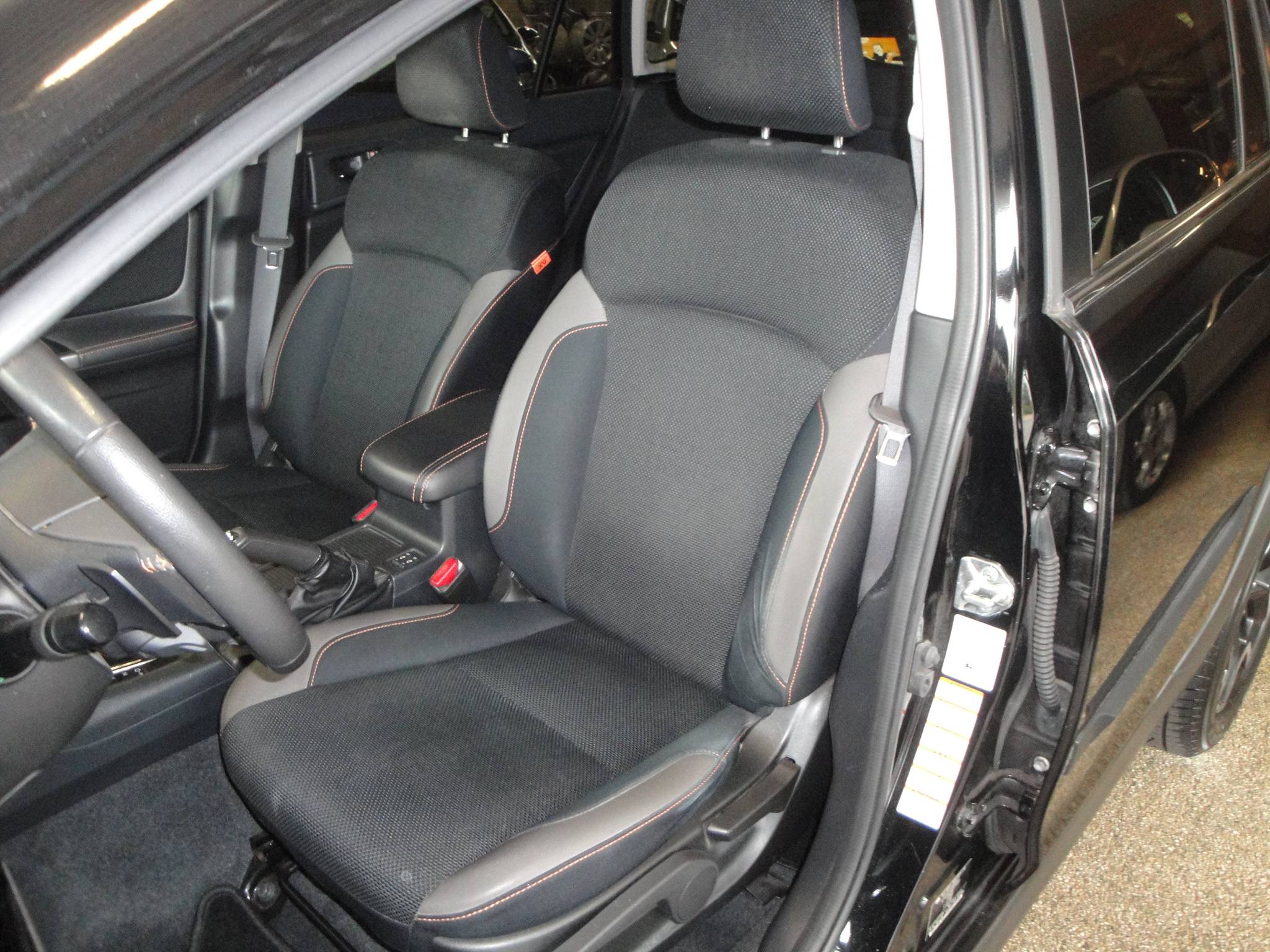 Subaru XV 2.0 Comfort CVT AWD met Airco/Cl.- en Cruise-Control, LM-velgen, Trekh., etc - Thumbnail 7