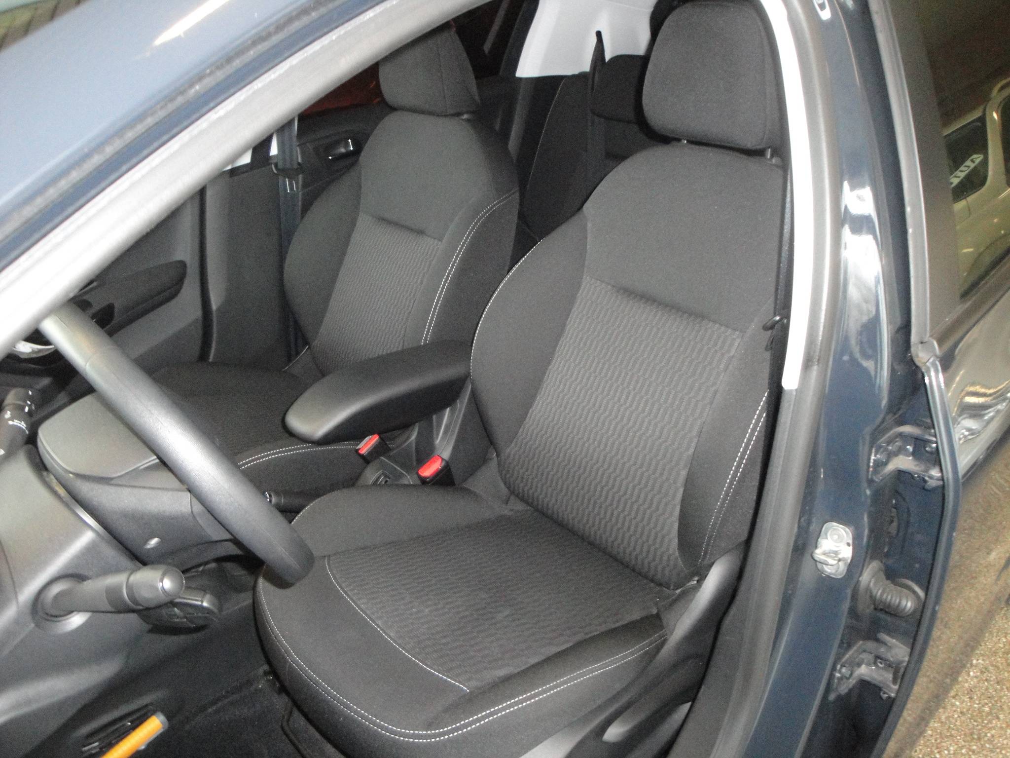 Peugeot 208 1.2 PureTech (1eEig.) Blue Lion 5-Drs. met o.a. Airco, Audio, Cr.Control, Nav. én nw. D.riem!! - Thumbnail 4