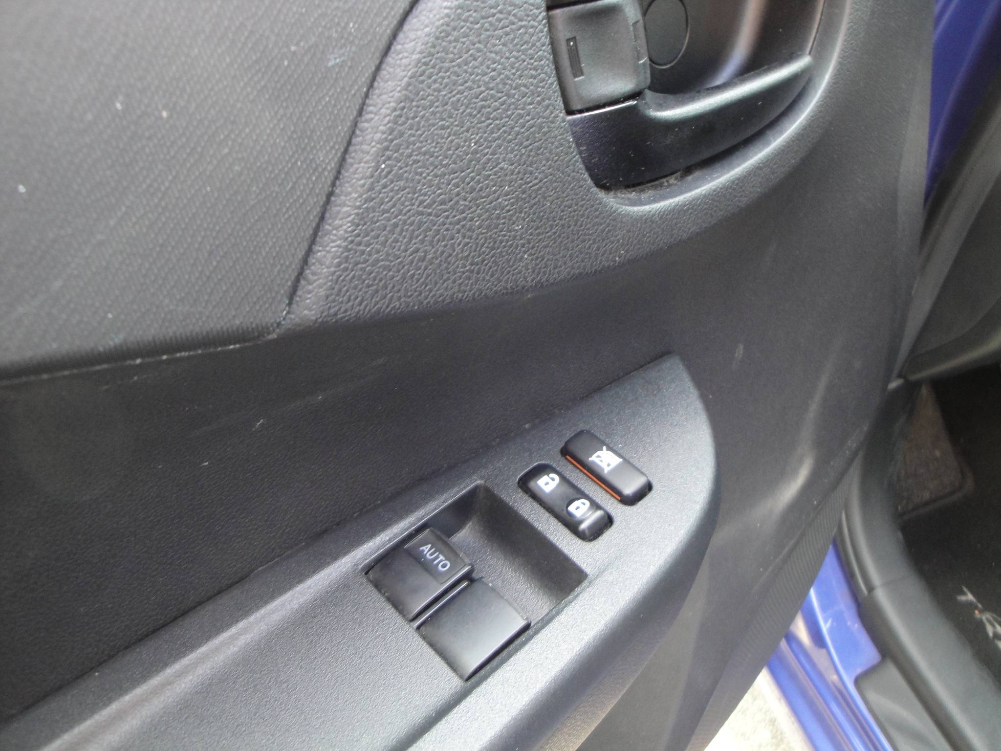 Subaru Trezia 1.3 Comfort (70.500KM) 5-Drs. met o.a. Trekh. & Park.sensoren A. - Thumbnail 5