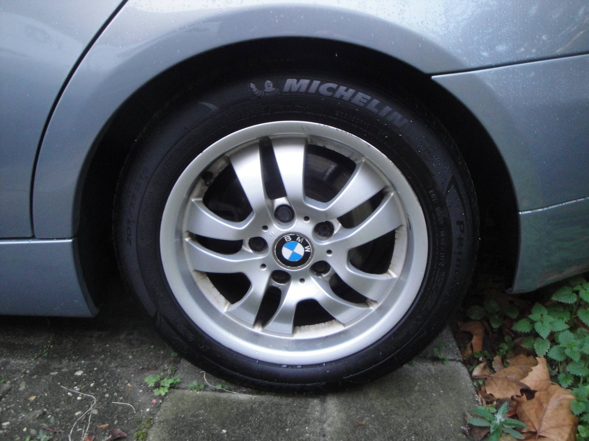 BMW 320i 2.0i 6-Sp. 4-Drs. Sedan (Zéér netjes, niet in gerookt) met o.a. Airco, Audio, LM-velgen, etc. & nw. APK. - Thumbnail 5